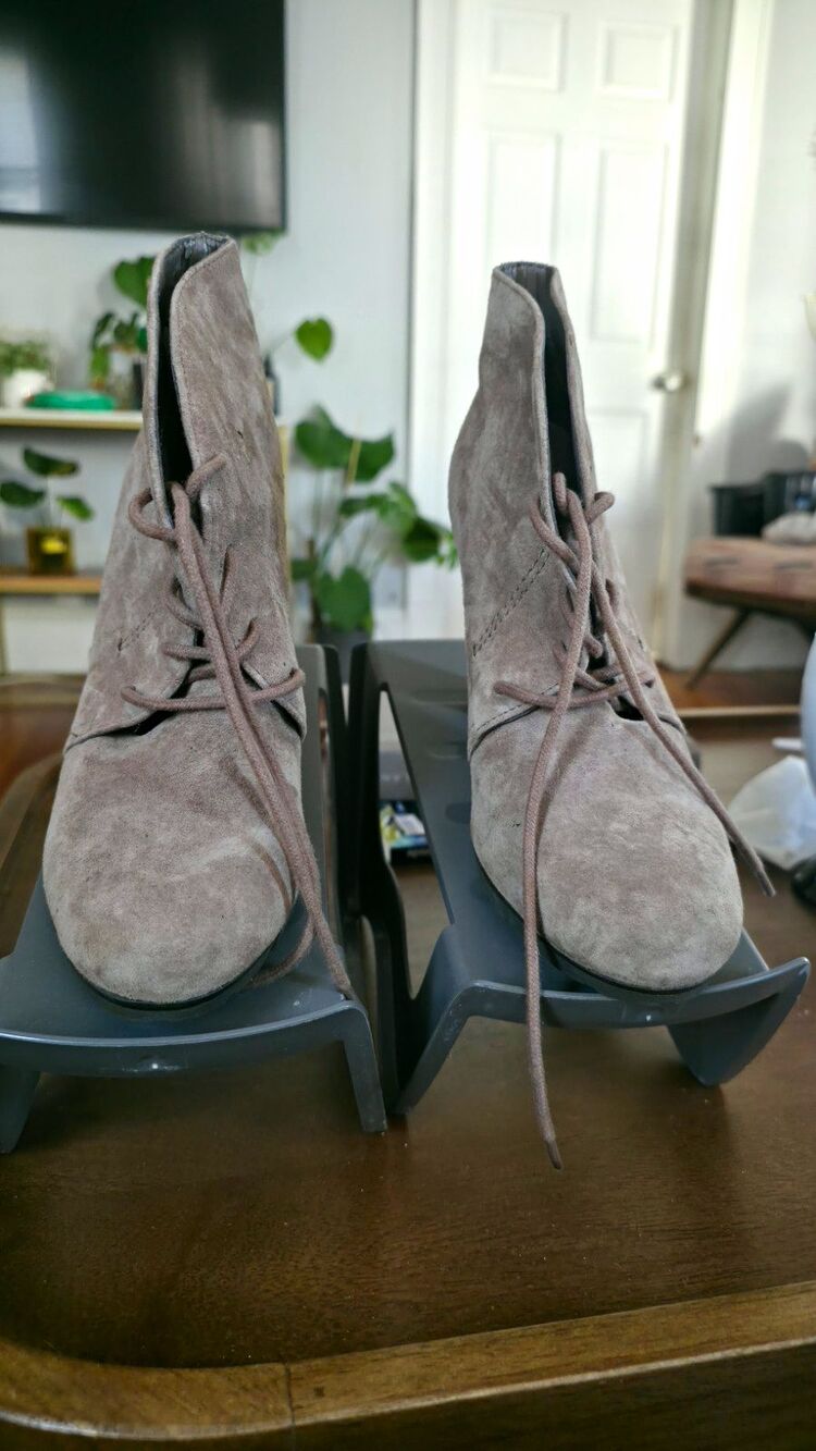 White Mountain Women’s Beige Suede Lace-Up Round Toe Ankle Bootie Boots Size 6 M